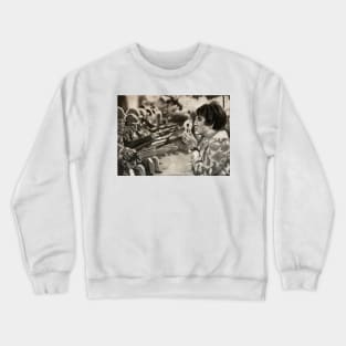 Flowers, not war Crewneck Sweatshirt